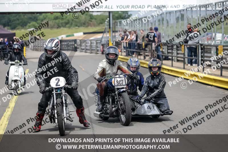Vintage motorcycle club;eventdigitalimages;mallory park;mallory park trackday photographs;no limits trackdays;peter wileman photography;trackday digital images;trackday photos;vmcc festival 1000 bikes photographs